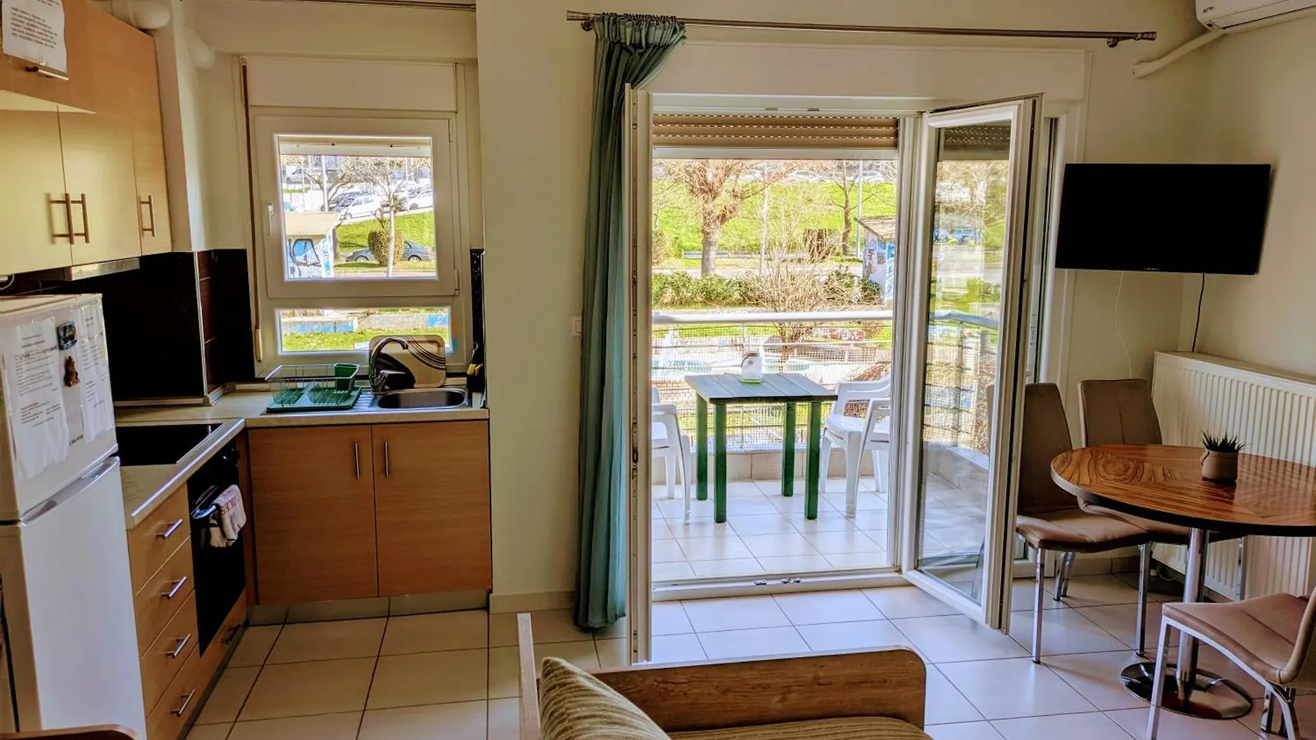 Elpidas Houses 2 Private Parking Thessaloniki Apartment